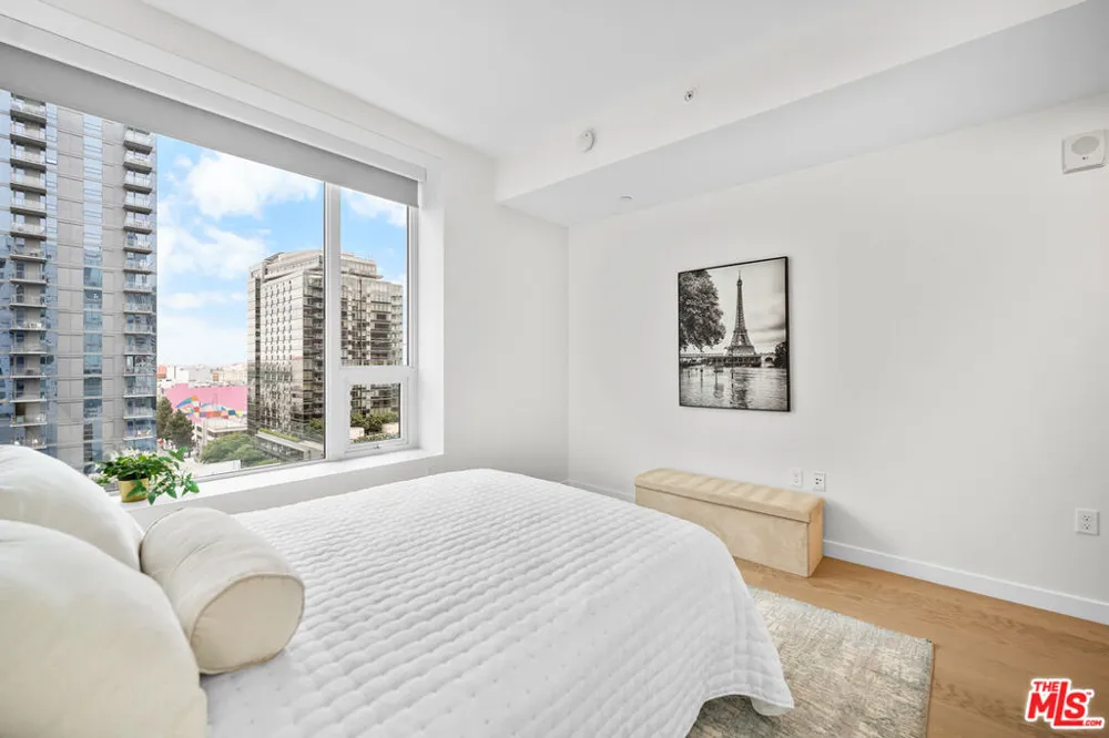 1050 S GRAND AVENUE #1303 Los Angeles, CA 90015