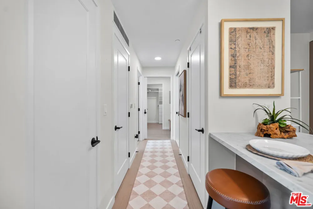1050 S GRAND AVENUE #1303 Los Angeles, CA 90015