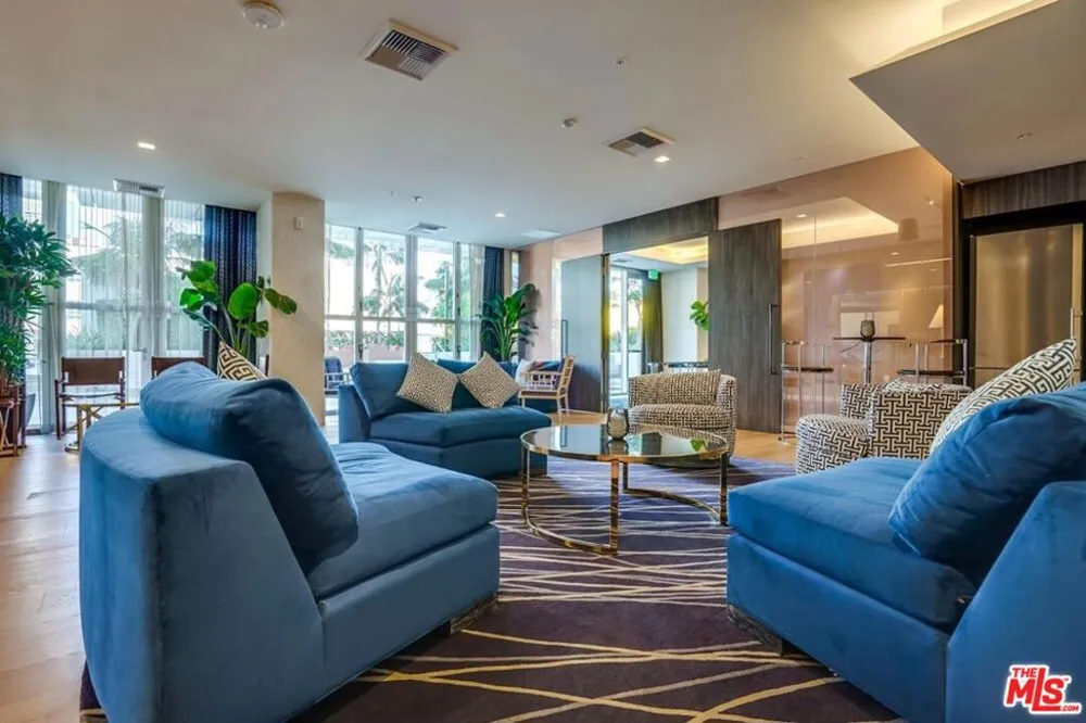 1050 S GRAND AVENUE #1303 Los Angeles, CA 90015