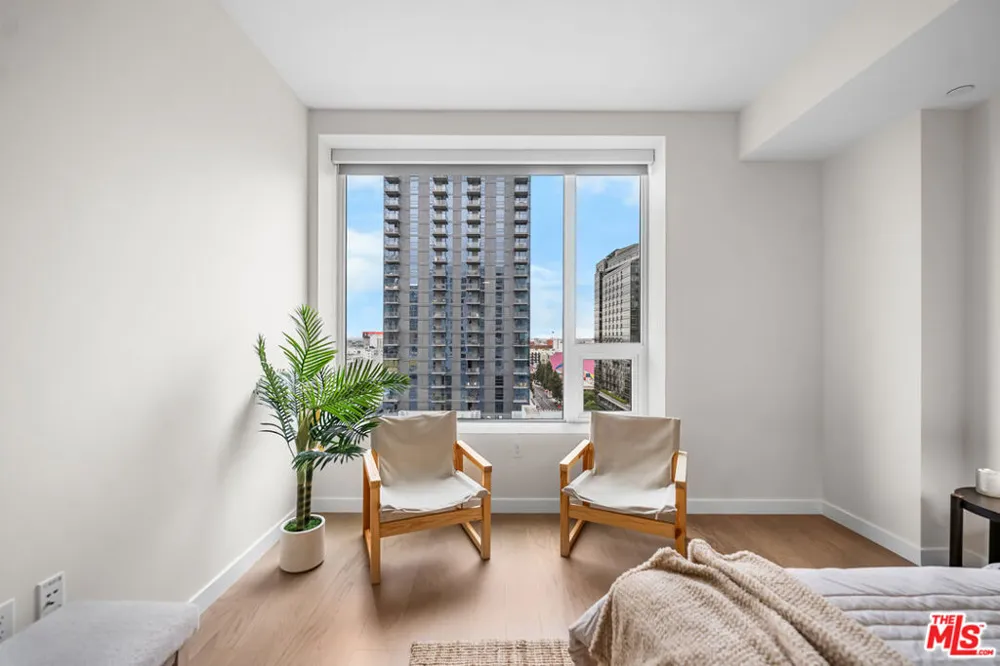 1050 S GRAND AVENUE #1303 Los Angeles, CA 90015