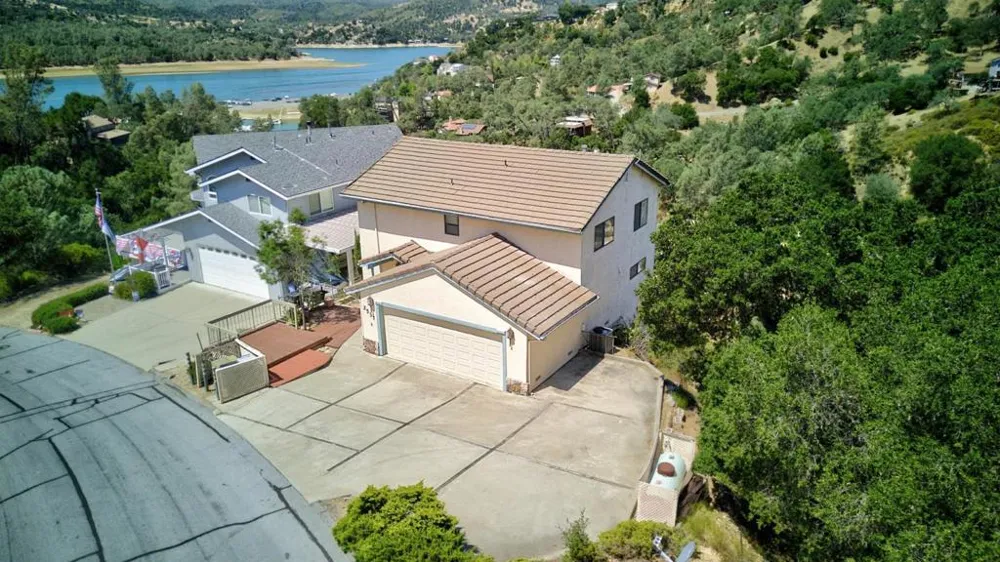 2537 Shoreline Road Bradley, CA 93426