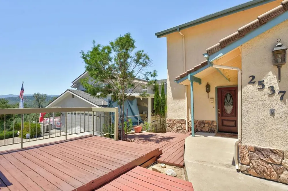 2537 Shoreline Road Bradley, CA 93426
