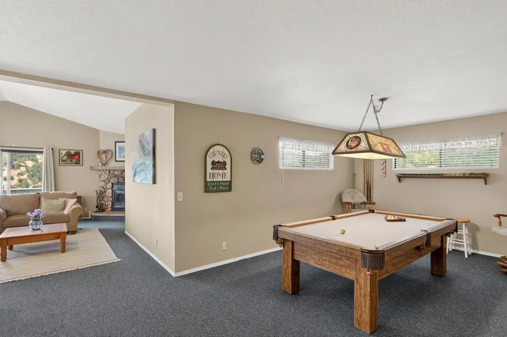 2537 Shoreline Road Bradley, CA 93426