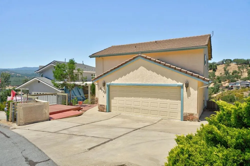 2537 Shoreline Road Bradley, CA 93426