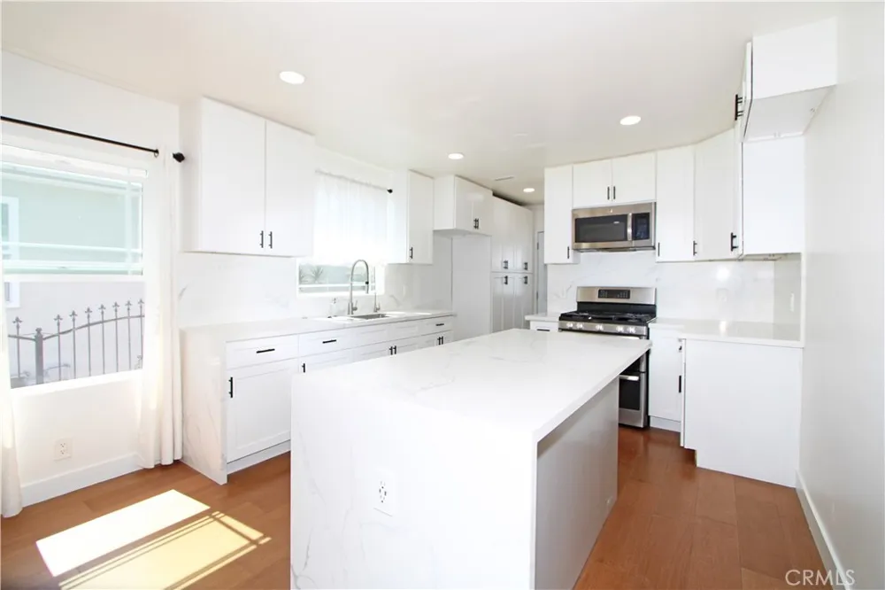 5234 Duncan South Gate, CA 90280