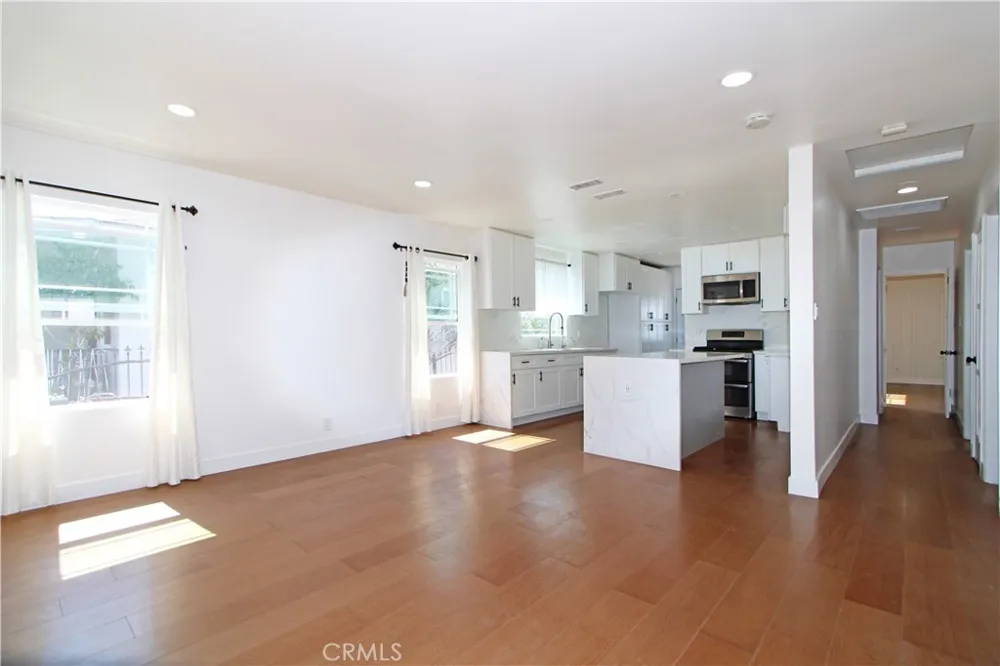 5234 Duncan South Gate, CA 90280