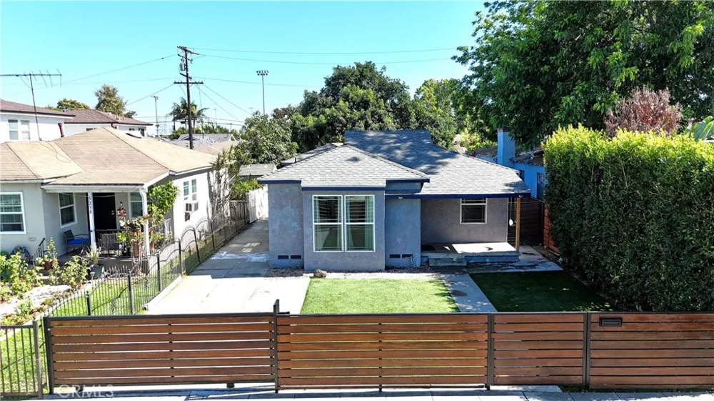 5234 Duncan South Gate, CA 90280