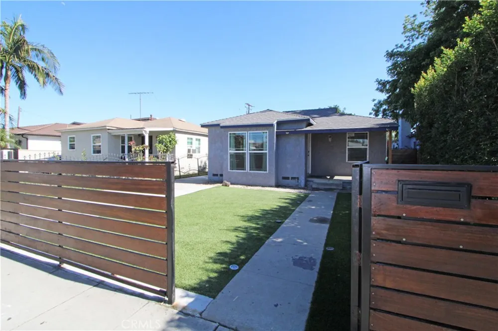 5234 Duncan South Gate, CA 90280