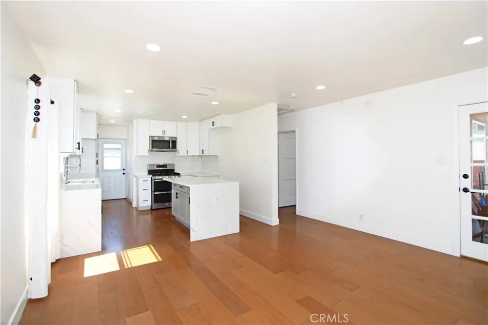 5234 Duncan South Gate, CA 90280