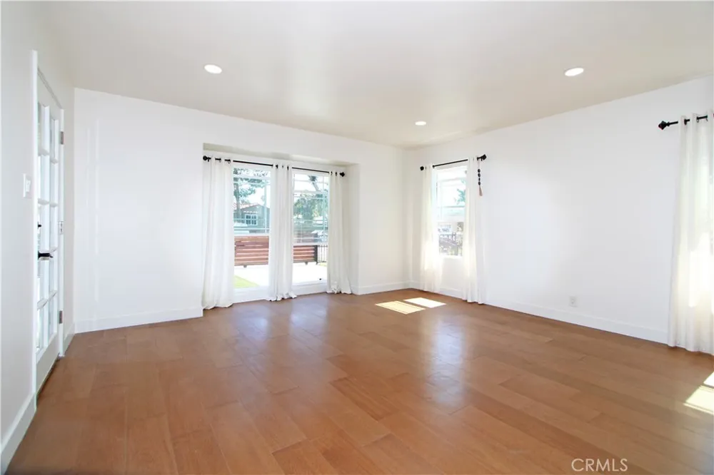 5234 Duncan South Gate, CA 90280