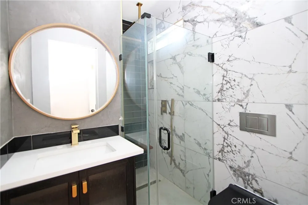 5234 Duncan South Gate, CA 90280