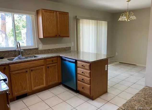 2979 LOVINGTON DR. Troy City, MI 48083