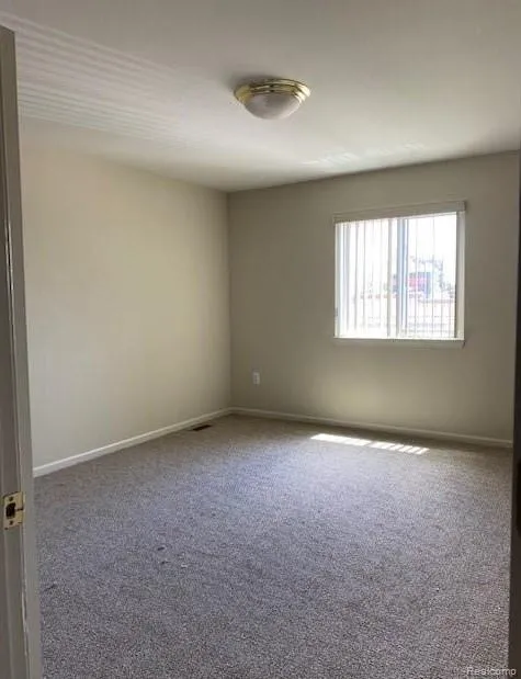 2979 LOVINGTON DR. Troy City, MI 48083