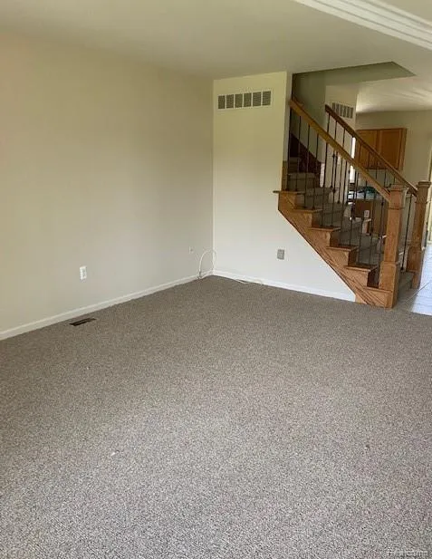 2979 LOVINGTON DR. Troy City, MI 48083