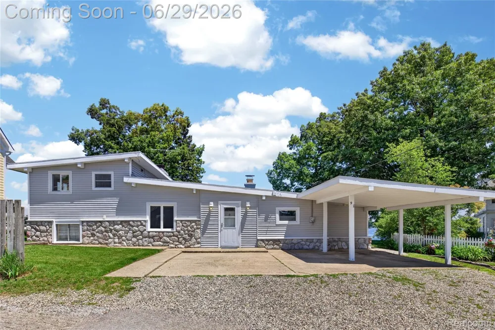 91 Crescent Avenue Lake Orion Village, MI 48362