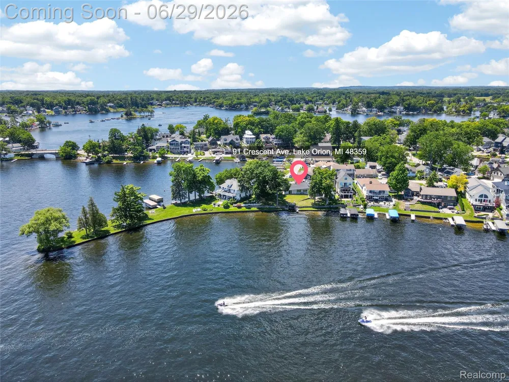 91 Crescent Avenue Lake Orion Village, MI 48362