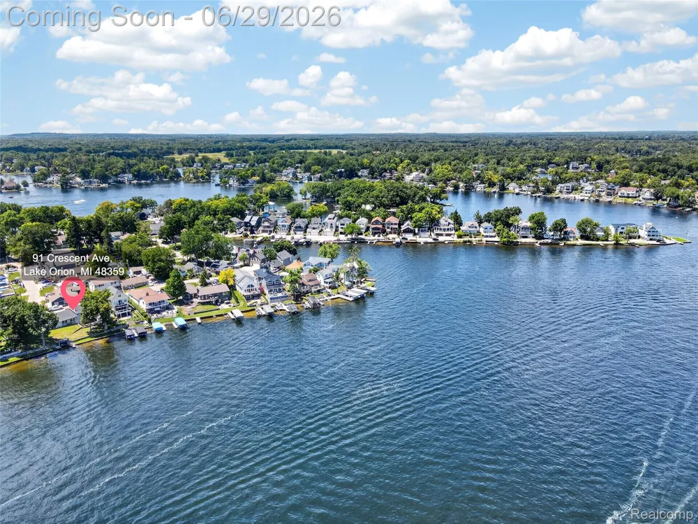 91 Crescent Avenue Lake Orion Village, MI 48362