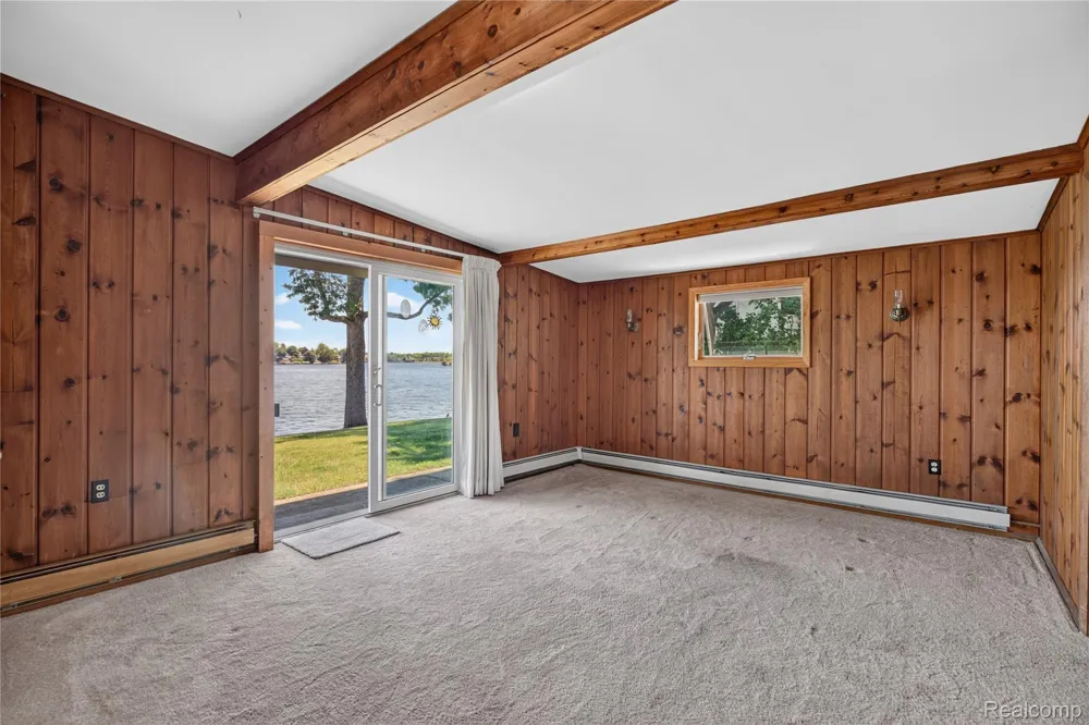 91 Crescent Avenue Lake Orion Village, MI 48362