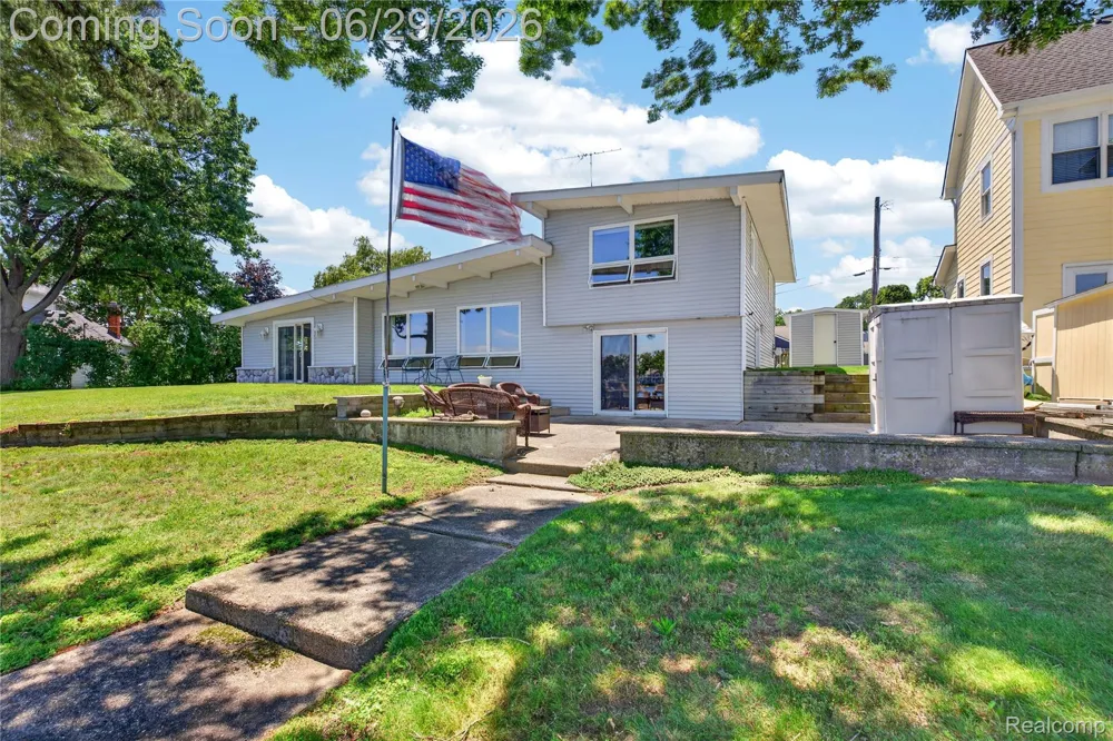 91 Crescent Avenue Lake Orion Village, MI 48362