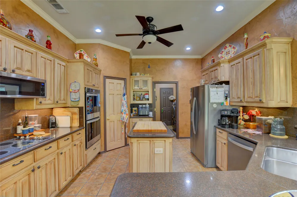 239 Palomino Court Cresson, TX 76035