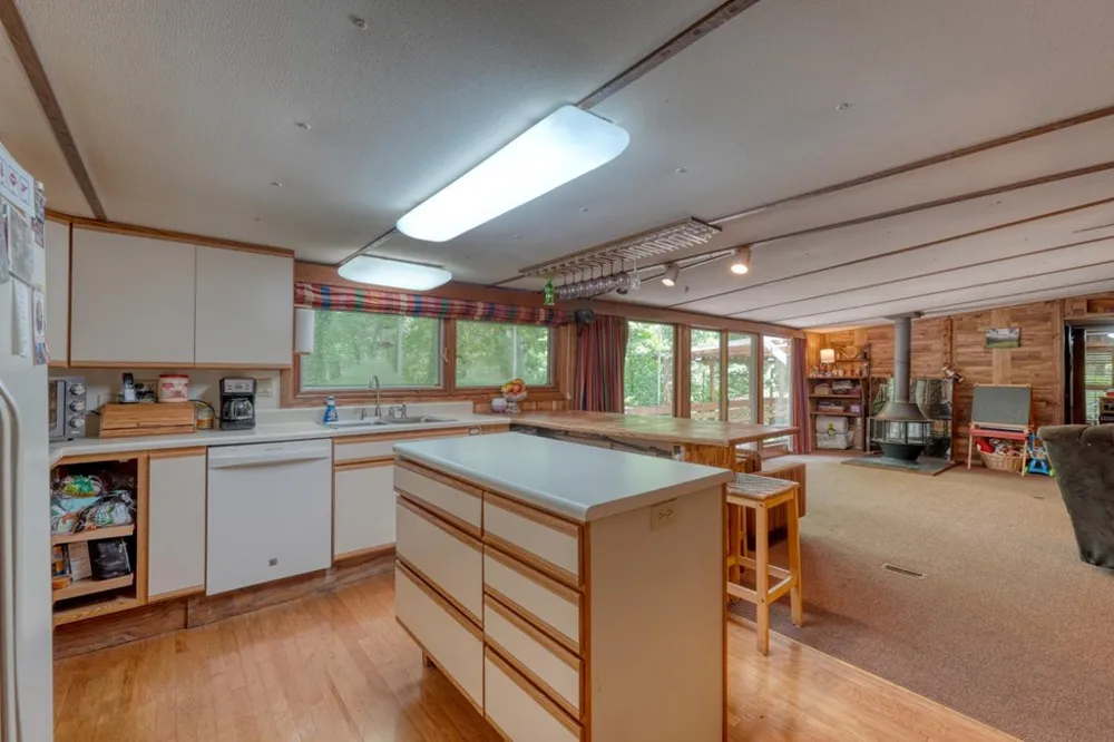 9258 Hwy 60 Suches, GA 30572