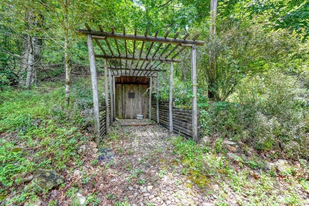 9258 Hwy 60 Suches, GA 30572