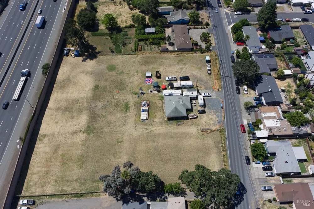 2180 Corby Avenue Santa Rosa, CA 95407