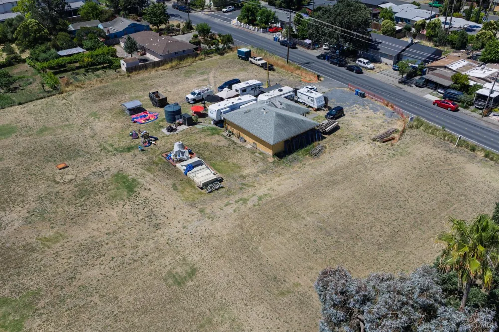 2180 Corby Avenue Santa Rosa, CA 95407