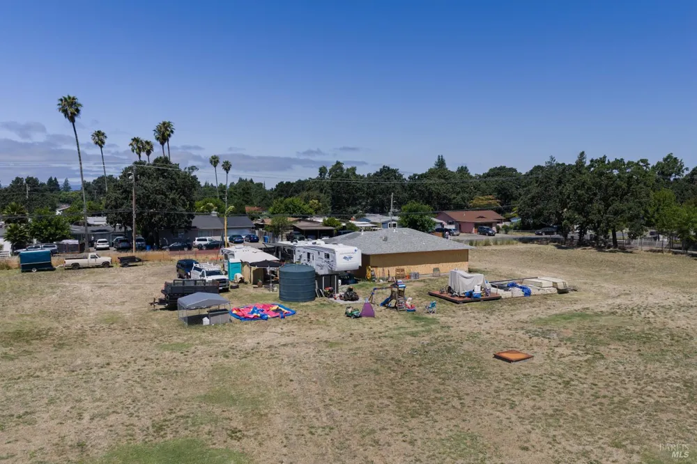 2180 Corby Avenue Santa Rosa, CA 95407