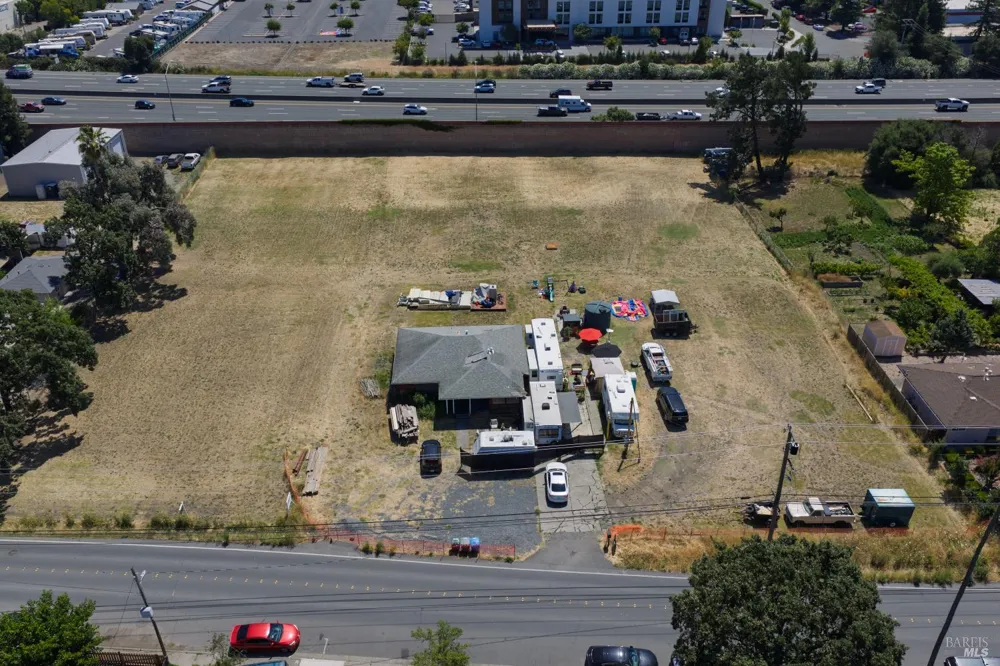 2180 Corby Avenue Santa Rosa, CA 95407