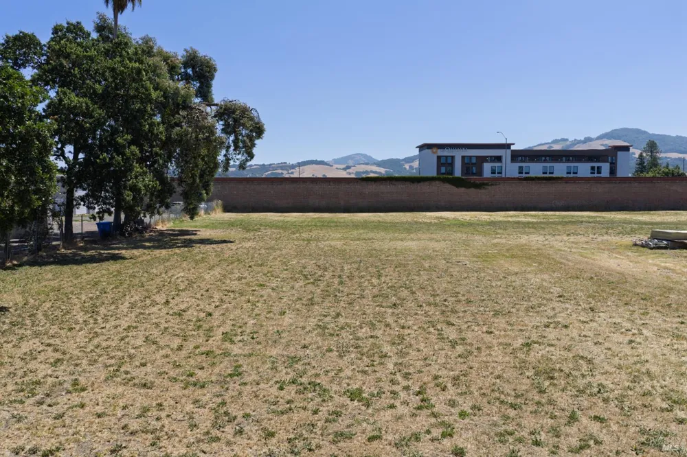 2154 Corby Avenue Santa Rosa, CA 95407