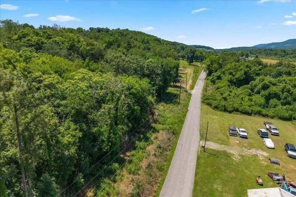2324 Hinch Street Spring City, TN 37381