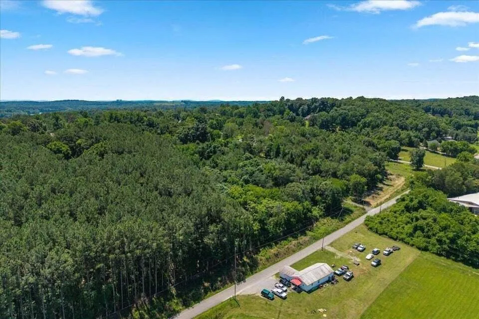 2324 Hinch Street Spring City, TN 37381