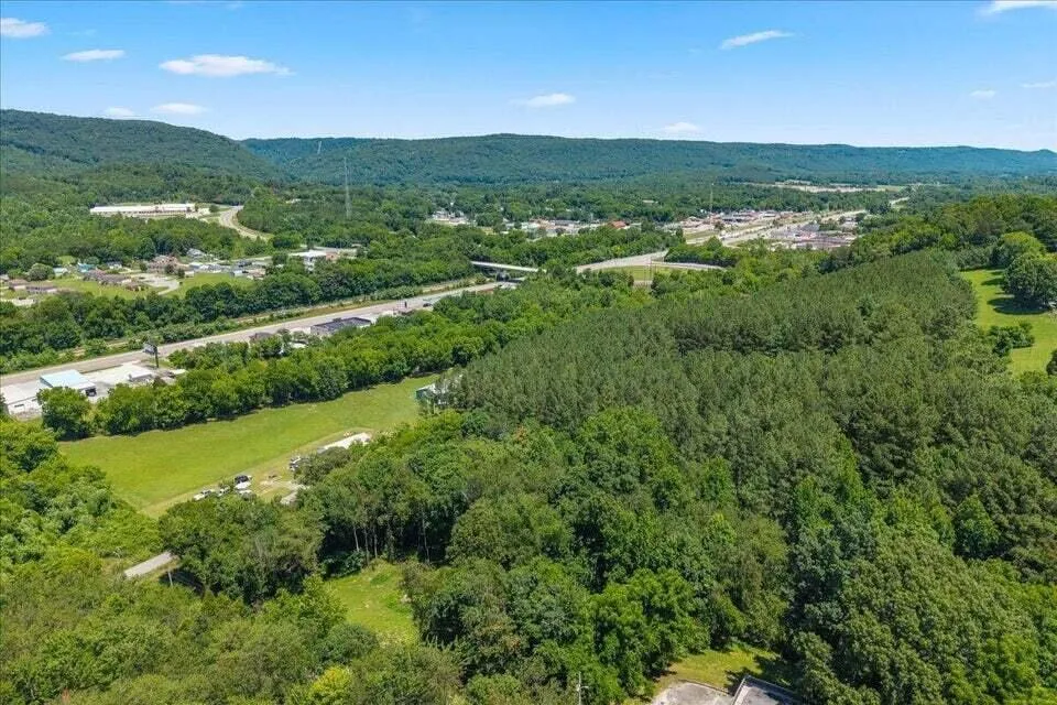 2324 Hinch Street Spring City, TN 37381