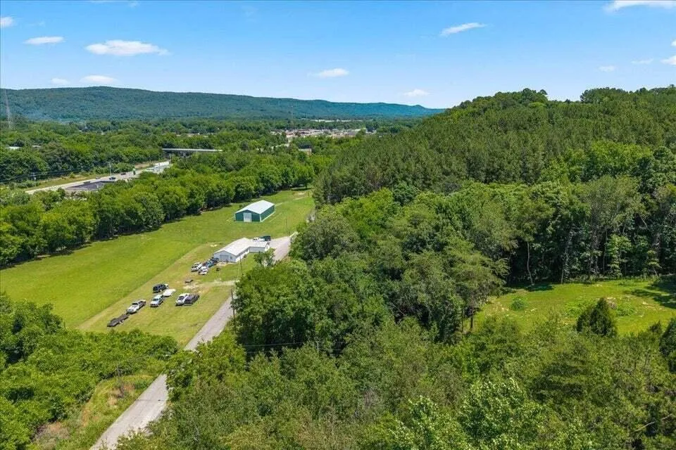 2324 Hinch Street Spring City, TN 37381