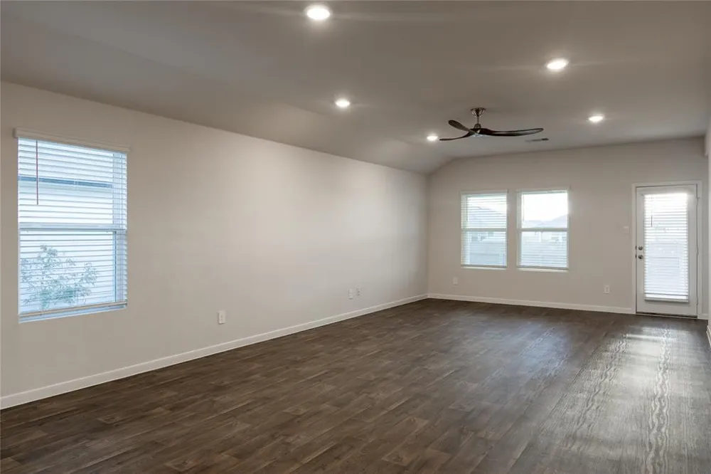 401 Abbey Lane Lockhart, TX 78644