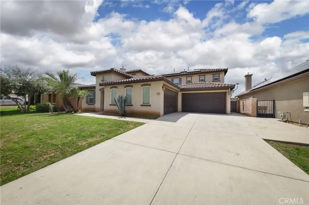 5702 Segovia Way Bakersfield, CA 93306