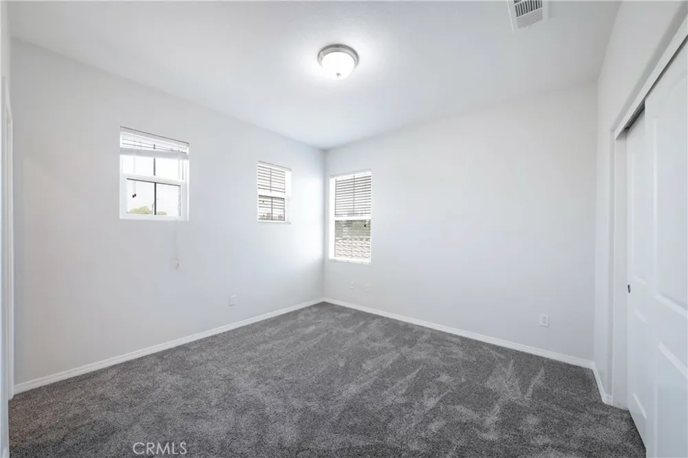 5702 Segovia Way Bakersfield, CA 93306