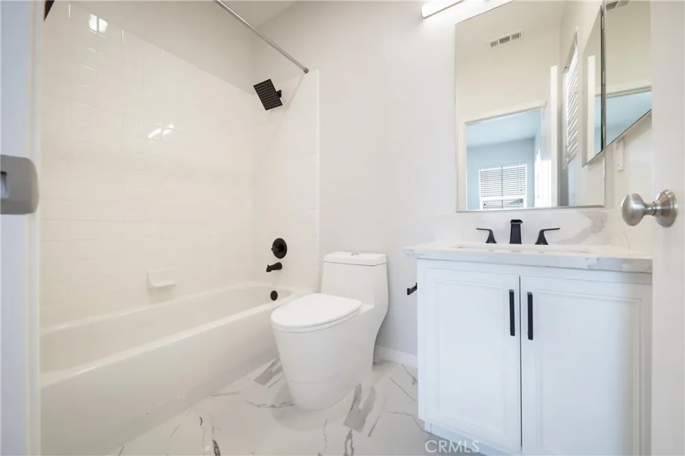 5702 Segovia Way Bakersfield, CA 93306