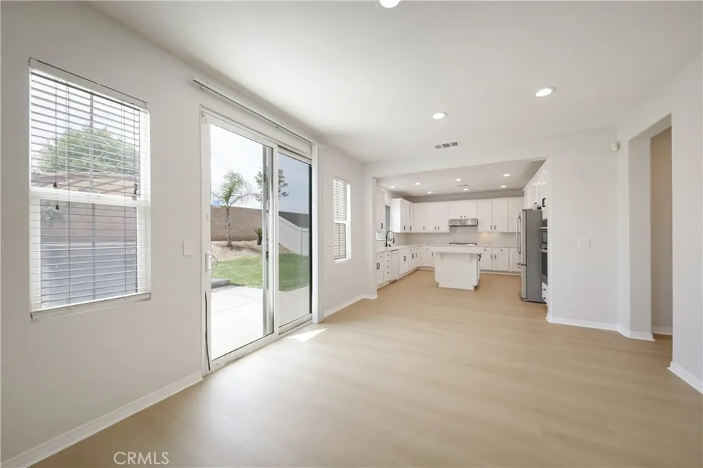 5702 Segovia Way Bakersfield, CA 93306