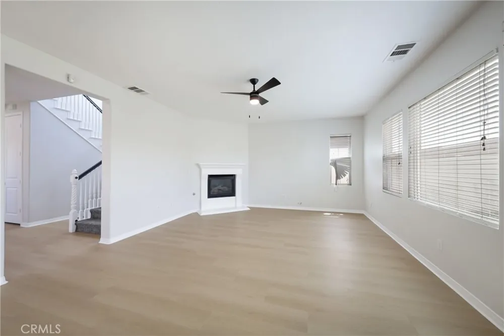 5702 Segovia Way Bakersfield, CA 93306
