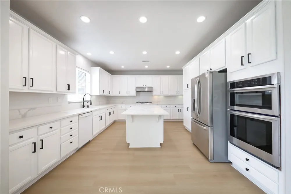 5702 Segovia Way Bakersfield, CA 93306