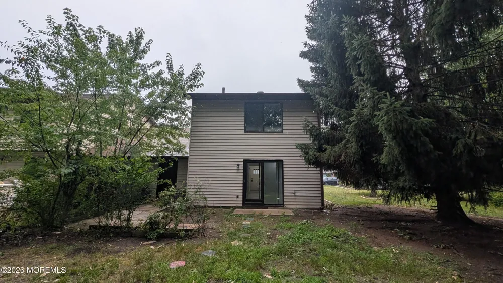 13 Wren Way Howell, NJ 07731
