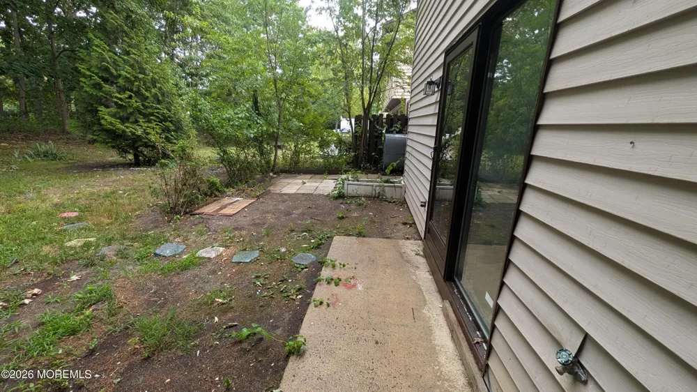 13 Wren Way Howell, NJ 07731