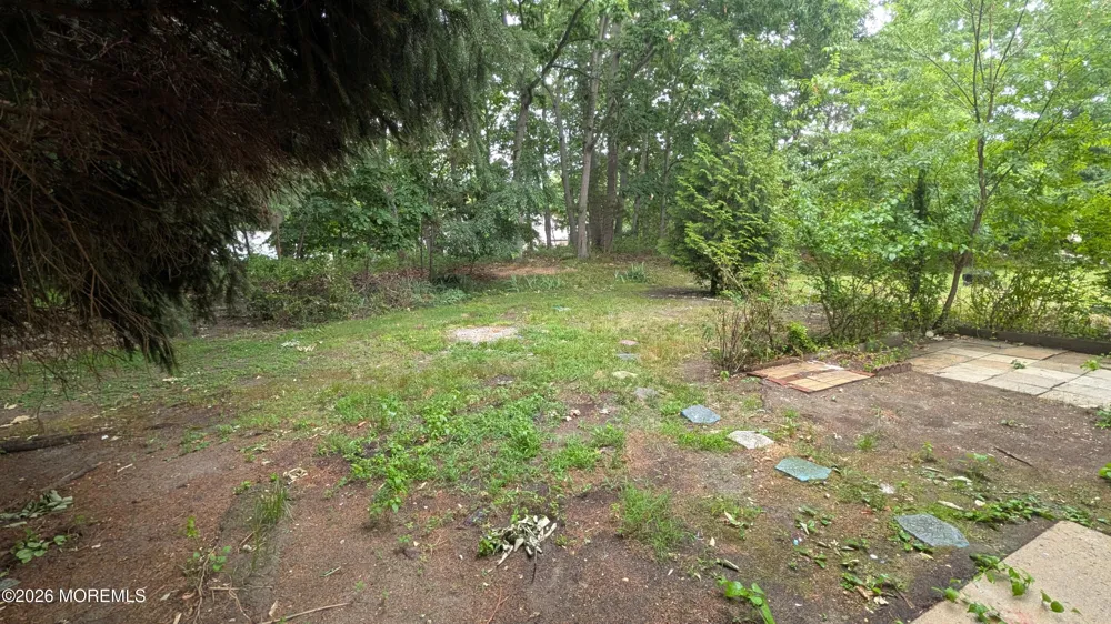 13 Wren Way Howell, NJ 07731