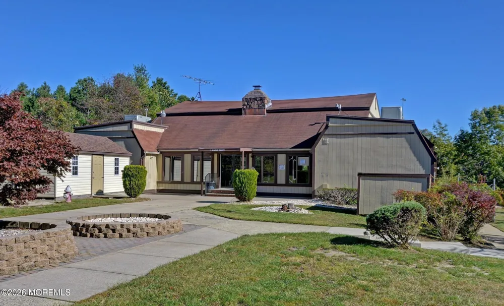 13 Wren Way Howell, NJ 07731