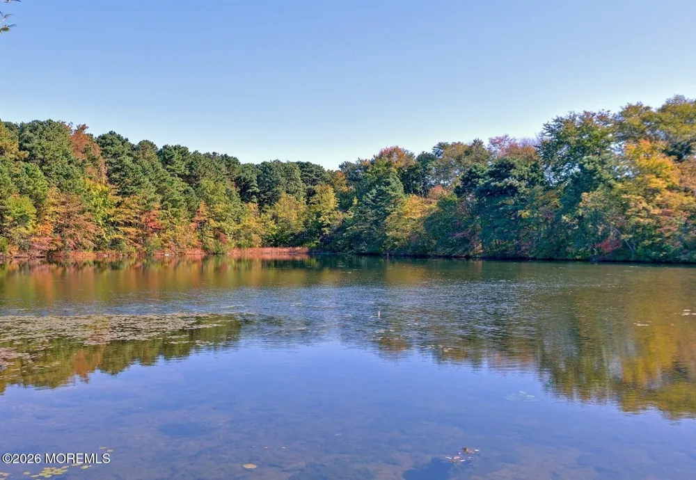 13 Wren Way Howell, NJ 07731