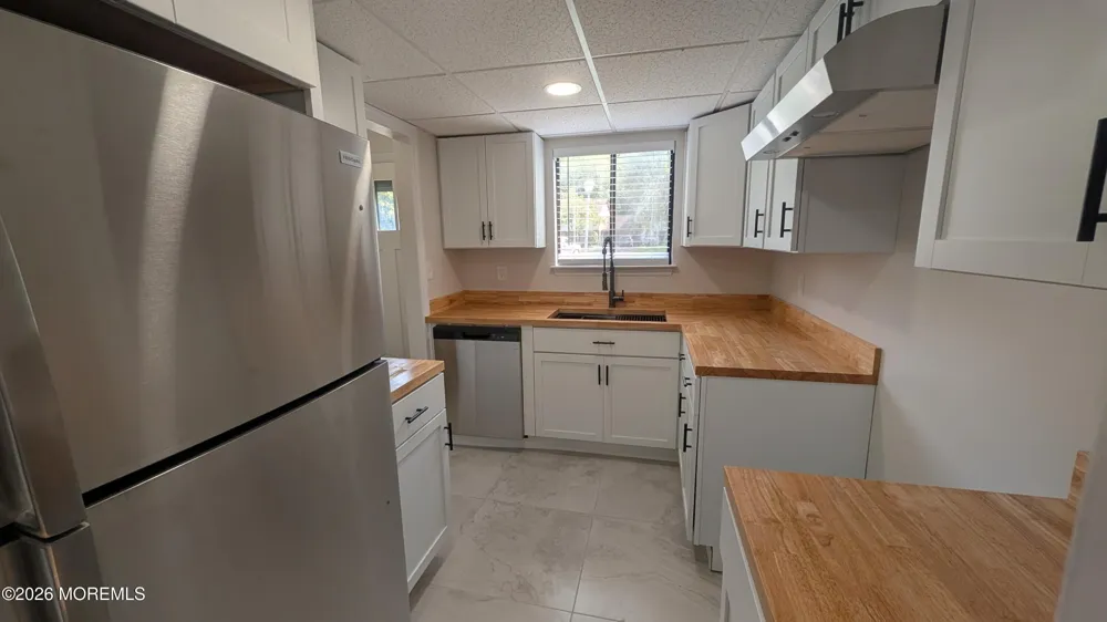 13 Wren Way Howell, NJ 07731