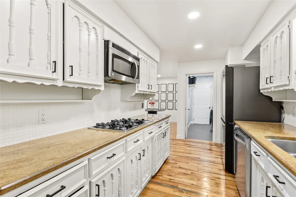 2304 babalos Lane Dallas, TX 75228