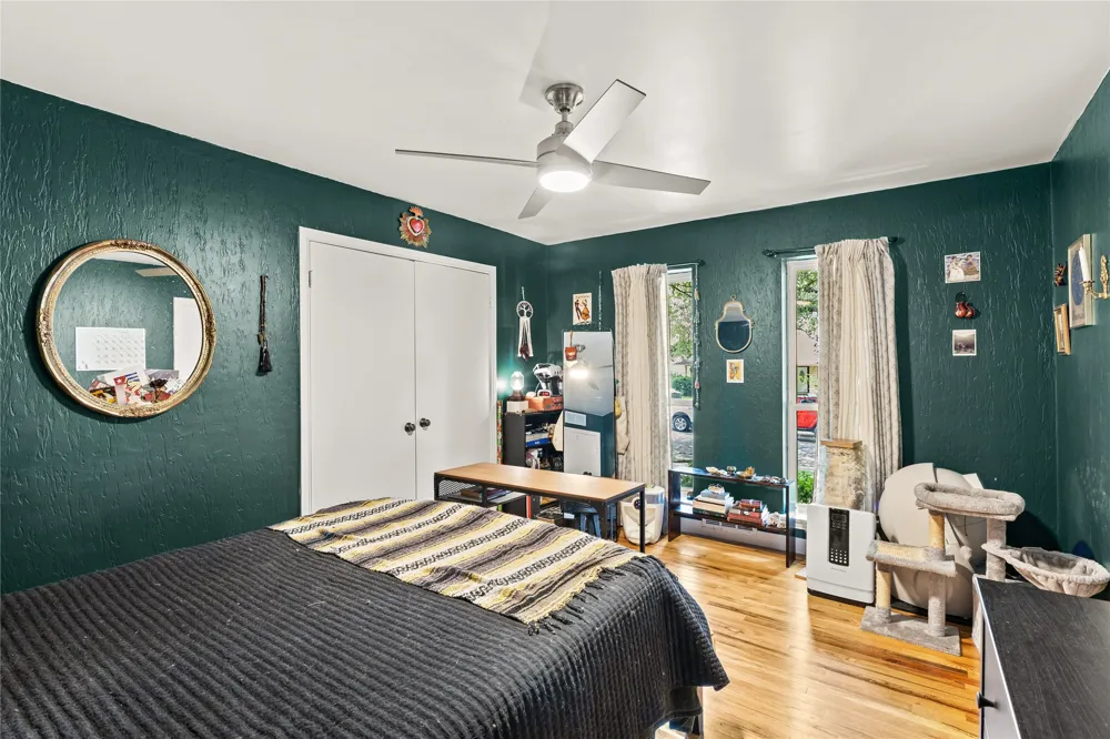 2304 babalos Lane Dallas, TX 75228